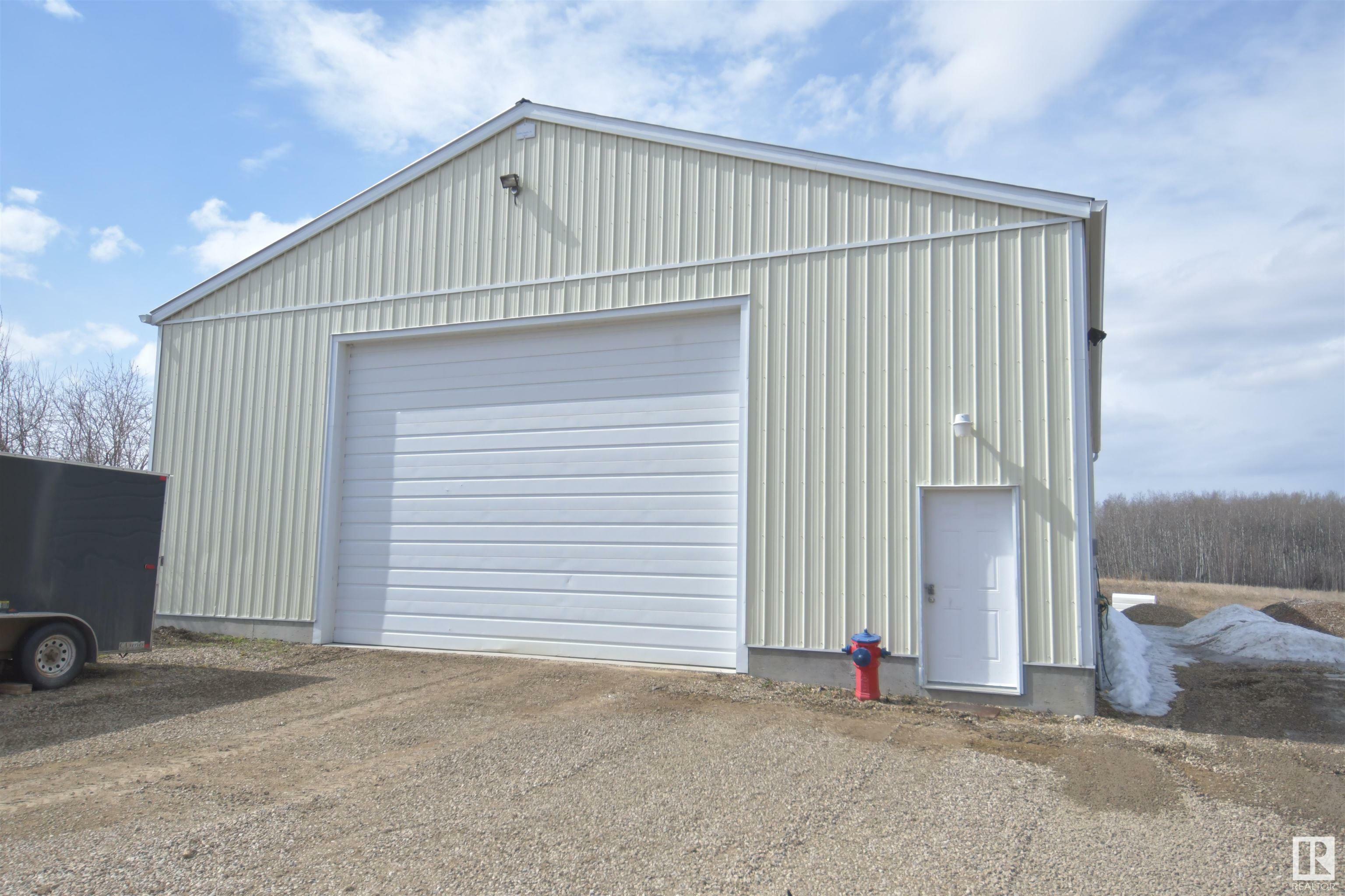 Property Photo: 48072 Rge Road 274 AB T0C 0V0