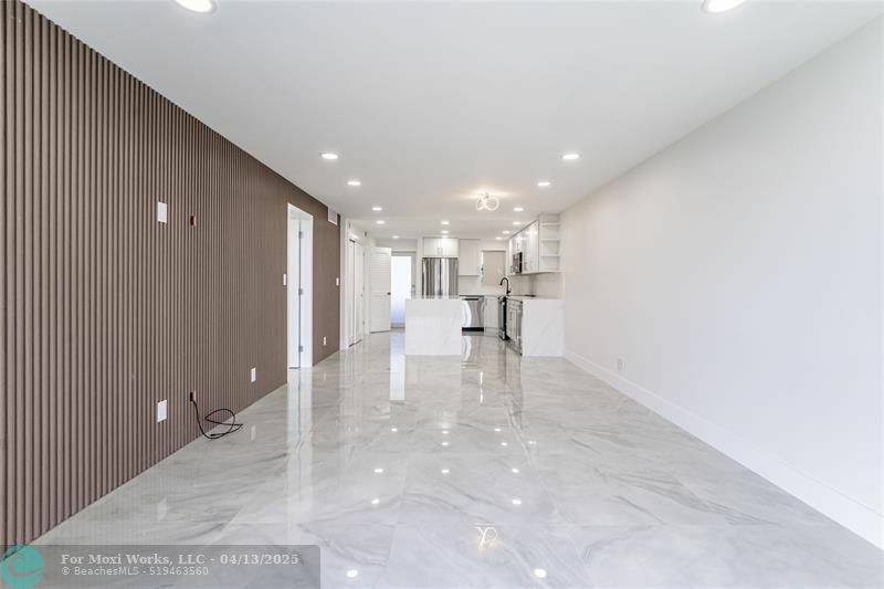 Property Photo: 8900 Washington Blvd 418 FL 33025