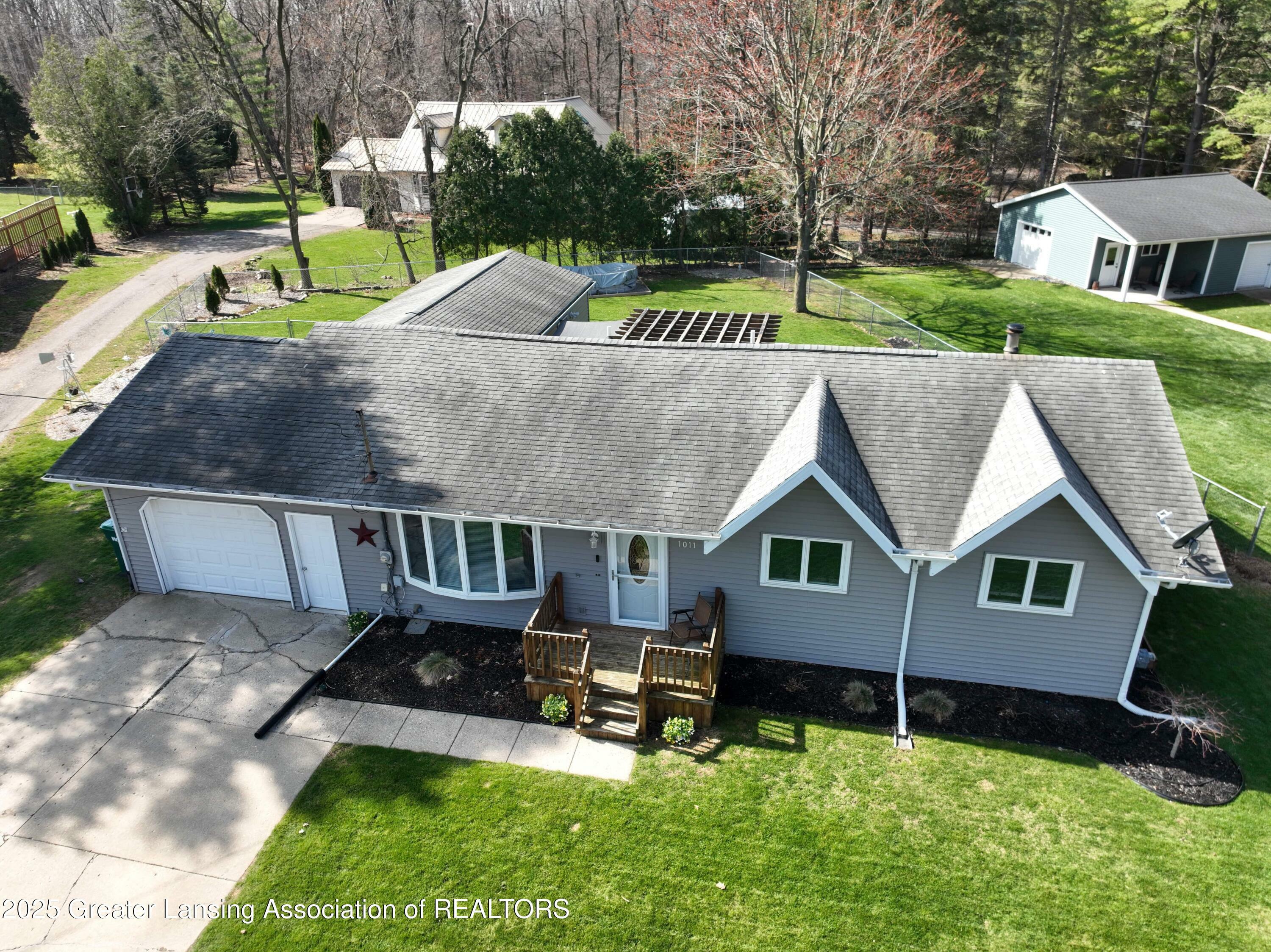 Property Photo: 1011 W Main Street MI 48837