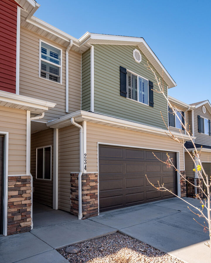 Property Photo: 234 E 3025 N UT 84721