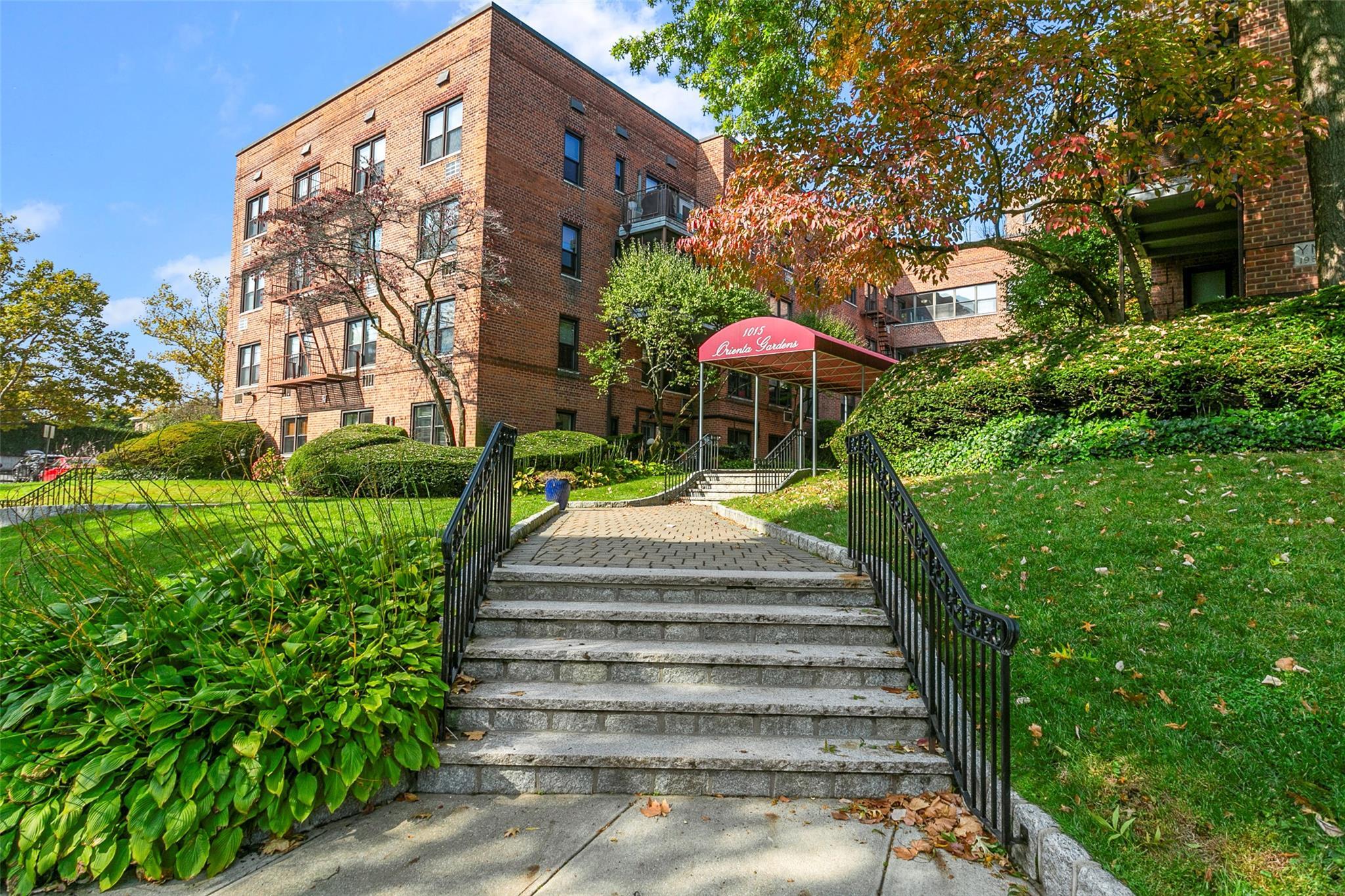Property Photo:  1015 Old Post Road 3R  NY 10543 