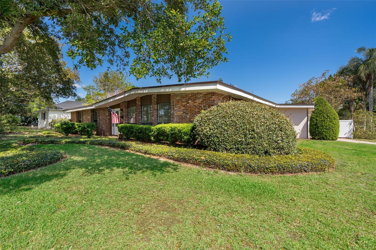 Property Photo: 2609 Chinook Trail FL 32751