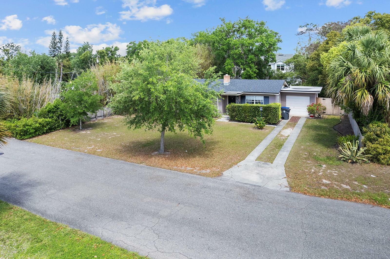 Property Photo: 1821 Goodrich Avenue FL 32789