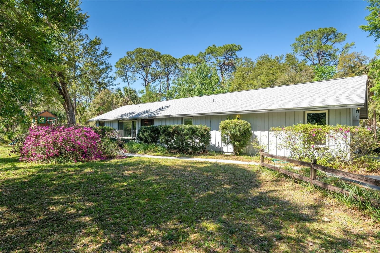 Property Photo: 6607 E 24th Avenue FL 34208