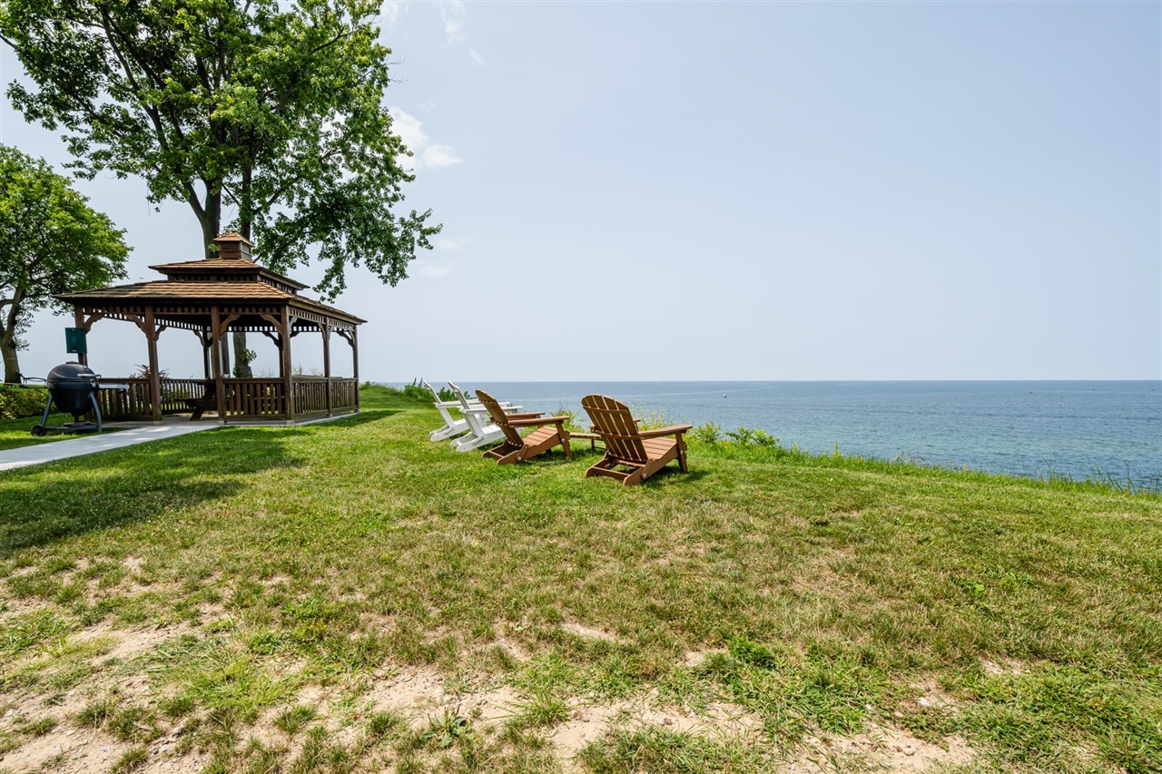 Property Photo: 3622 Lakeshore Drive G 1 MI 49085