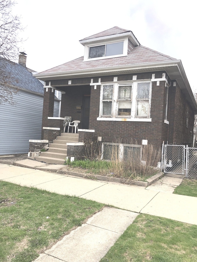 Property Photo: 4539 S Mozart Street IL 60632