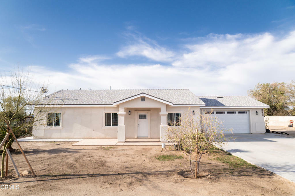 Property Photo: 10043 East Avenue R-12 CA 93543
