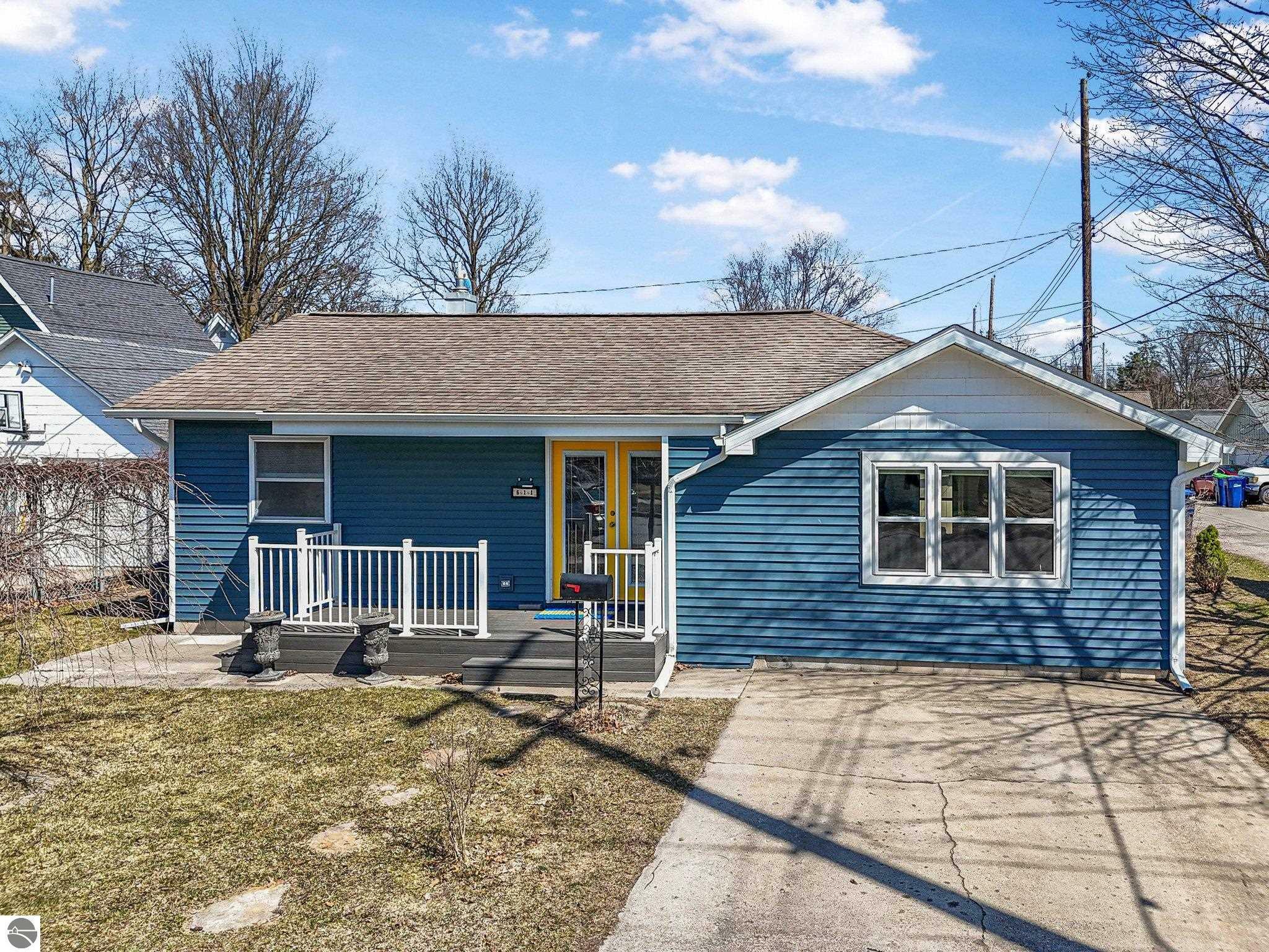 611 Wadsworth Street  Traverse City MI 49684 photo