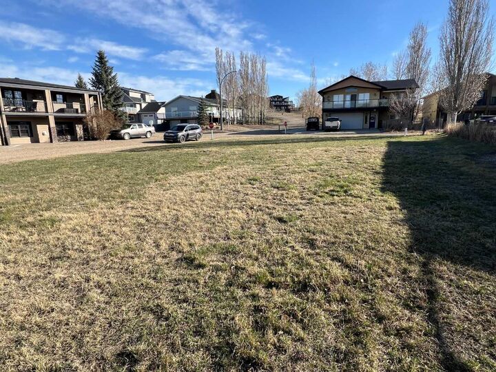 Property Photo:  446 Sunset Drive  AB T0L 0R0 