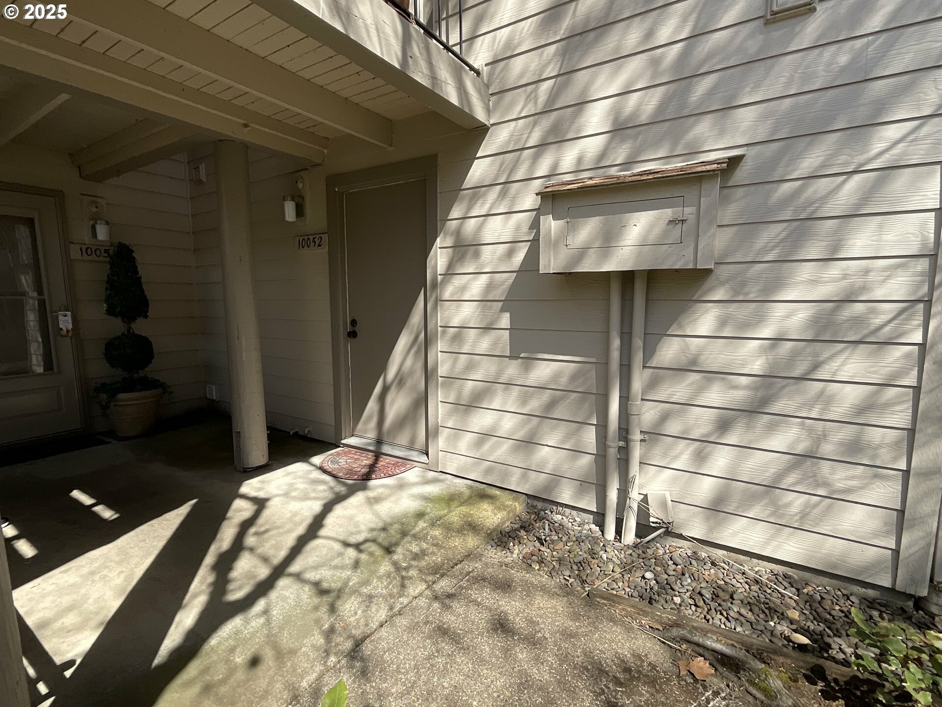 Property Photo: 10052 SW Trapper Ter OR 97008