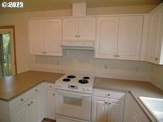 Property Photo: 11934 SE Harold St OR 97266