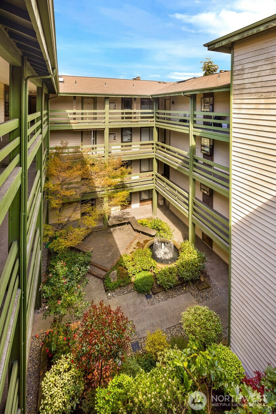 Property Photo: 9512 1st Avenue NE 408 WA 98115