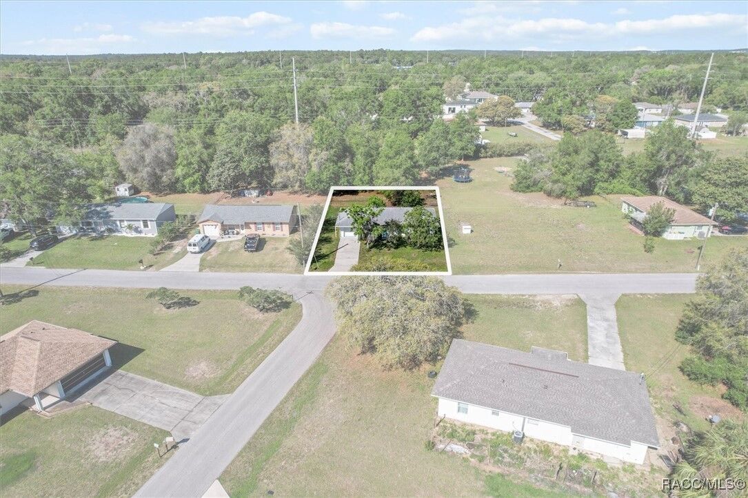 Property Photo: 813 Constitution Boulevard FL 34453