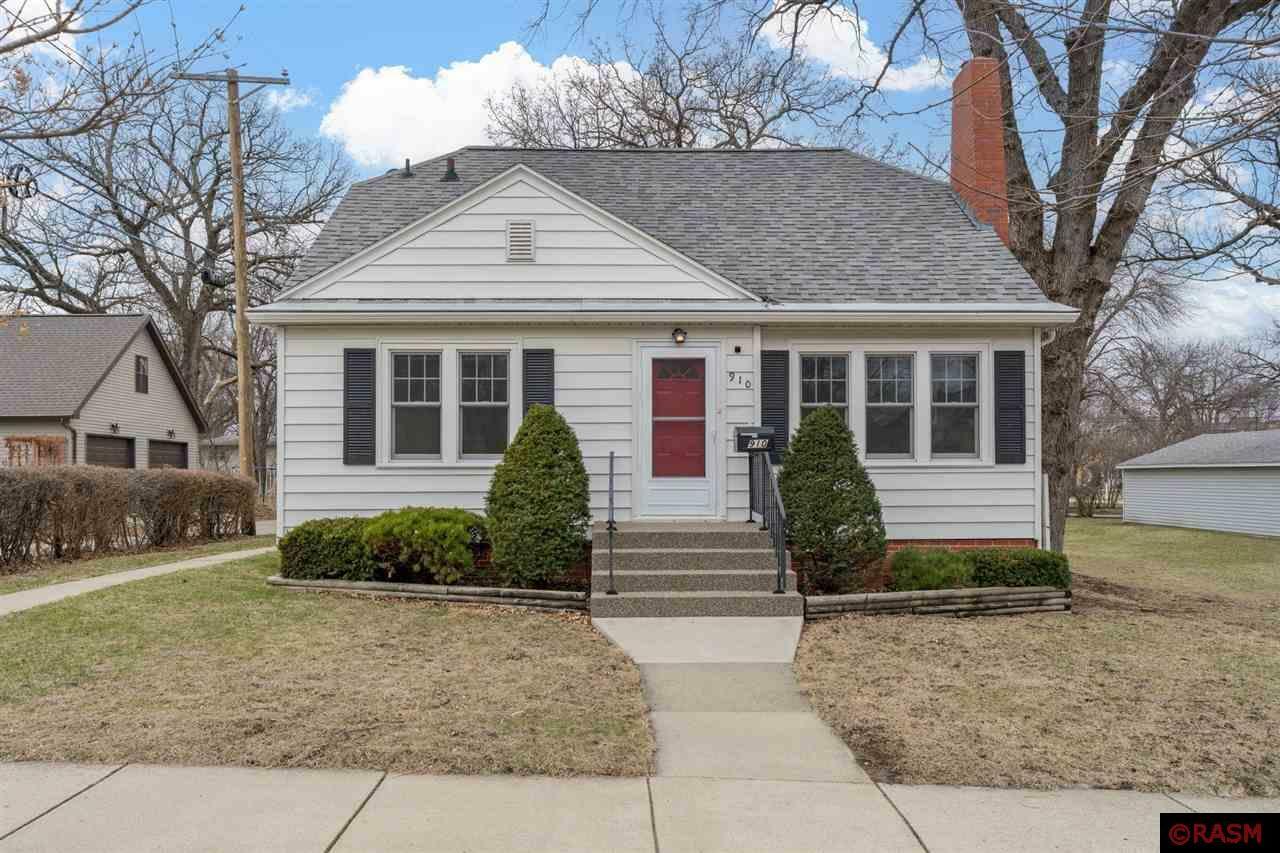 Property Photo: 910 Owatonna Street MN 56001