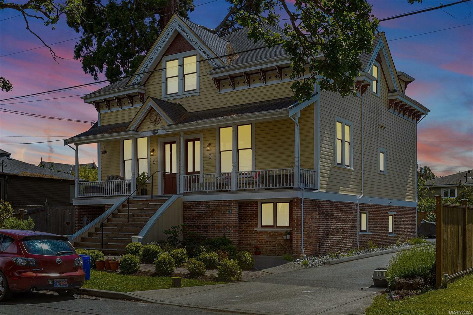 Property Photo: 1731 Albert Ave 1 BC V8R 1Y9