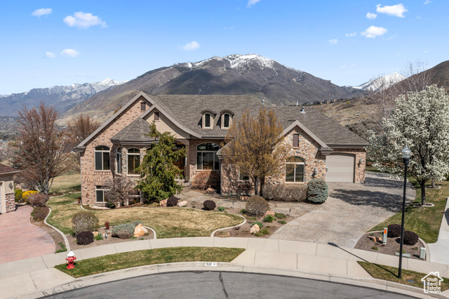 Property Photo: 932 E Kaseys Cir UT 84020