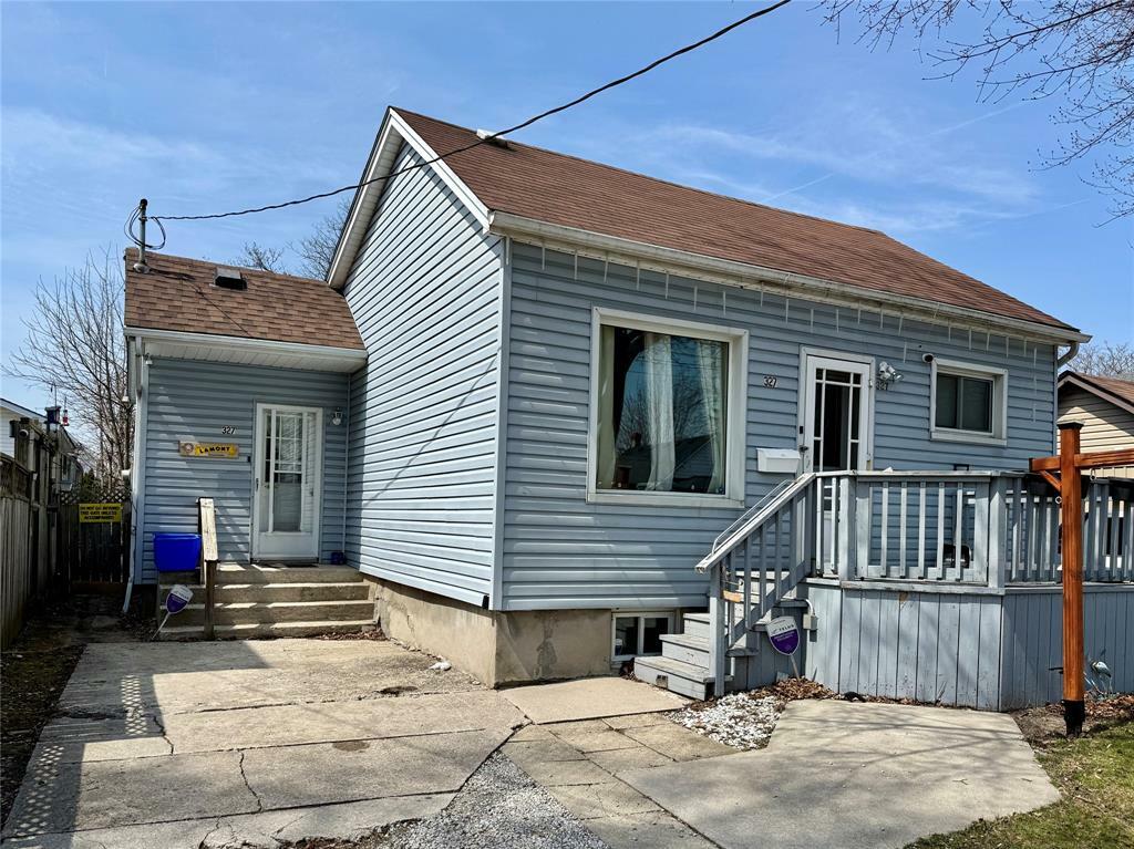Property Photo: 327 Brock Street South ON N7T 2W7