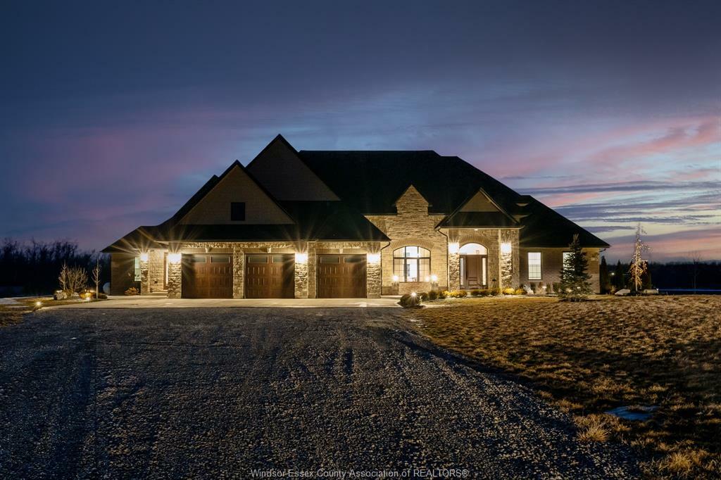 Photo de la propriété: 1324 South Malden ON N8N 2X6