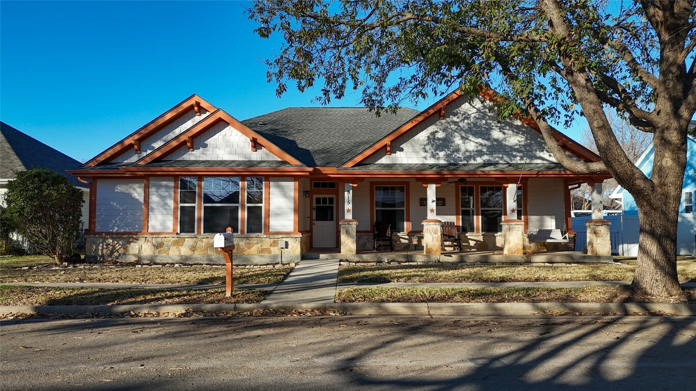 515 Jo Lynn Lane  New Braunfels TX 78130 photo