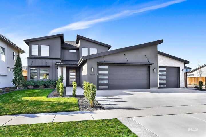 Property Photo:  7929 W Deerfawn Ln  ID 83616 