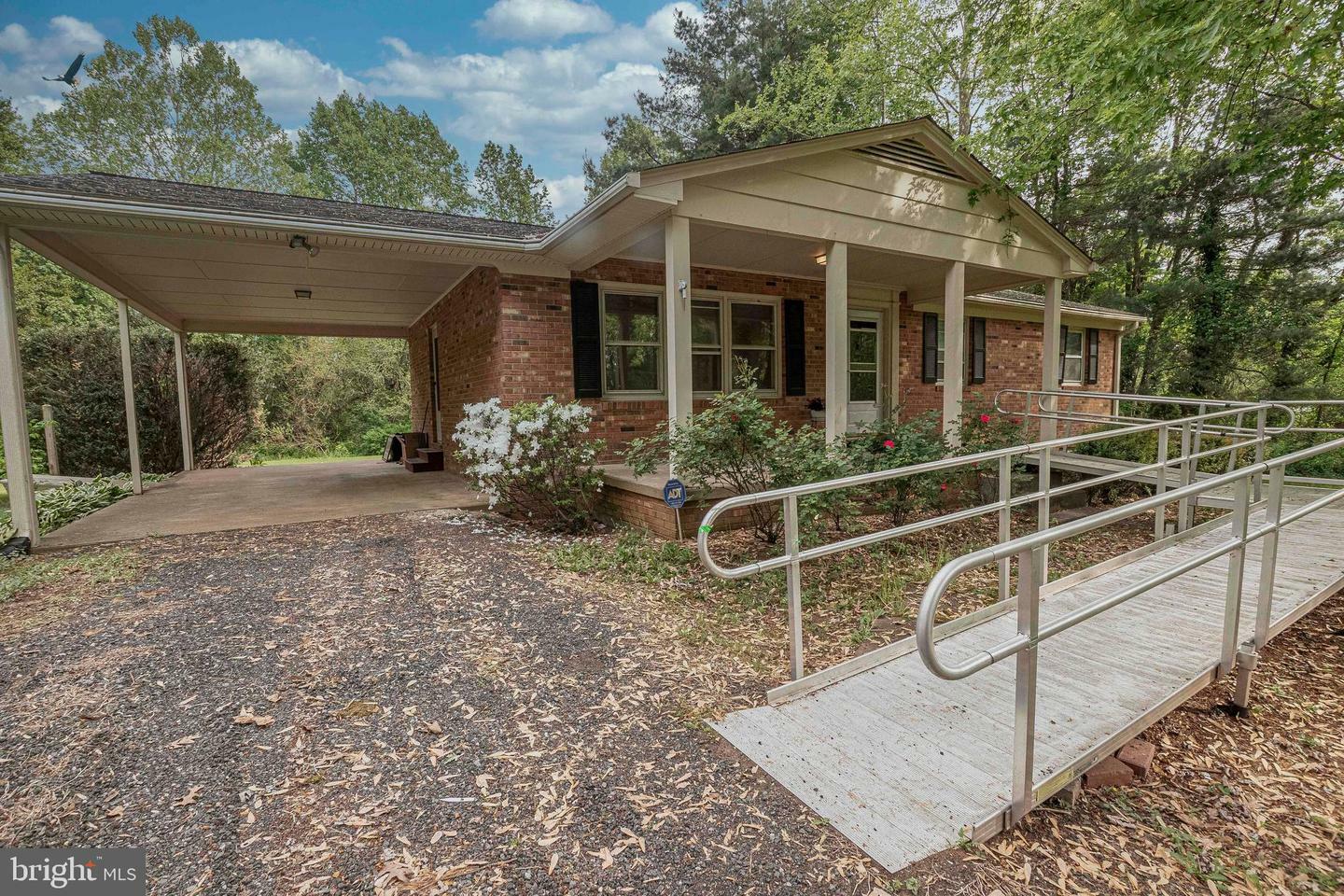 Property Photo: 9743 Lees Mill Road VA 20186