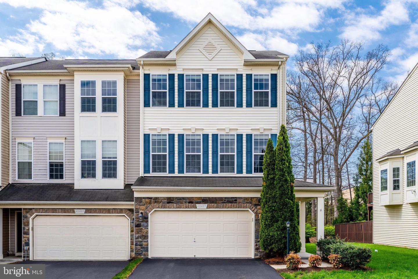 Property Photo:  42467 Patrick Wayne Square  VA 20148 