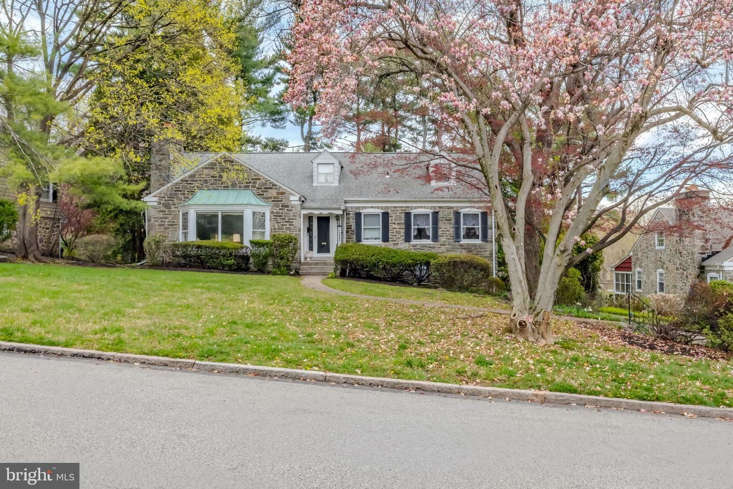 Property Photo: 501 Parkview Drive PA 19096