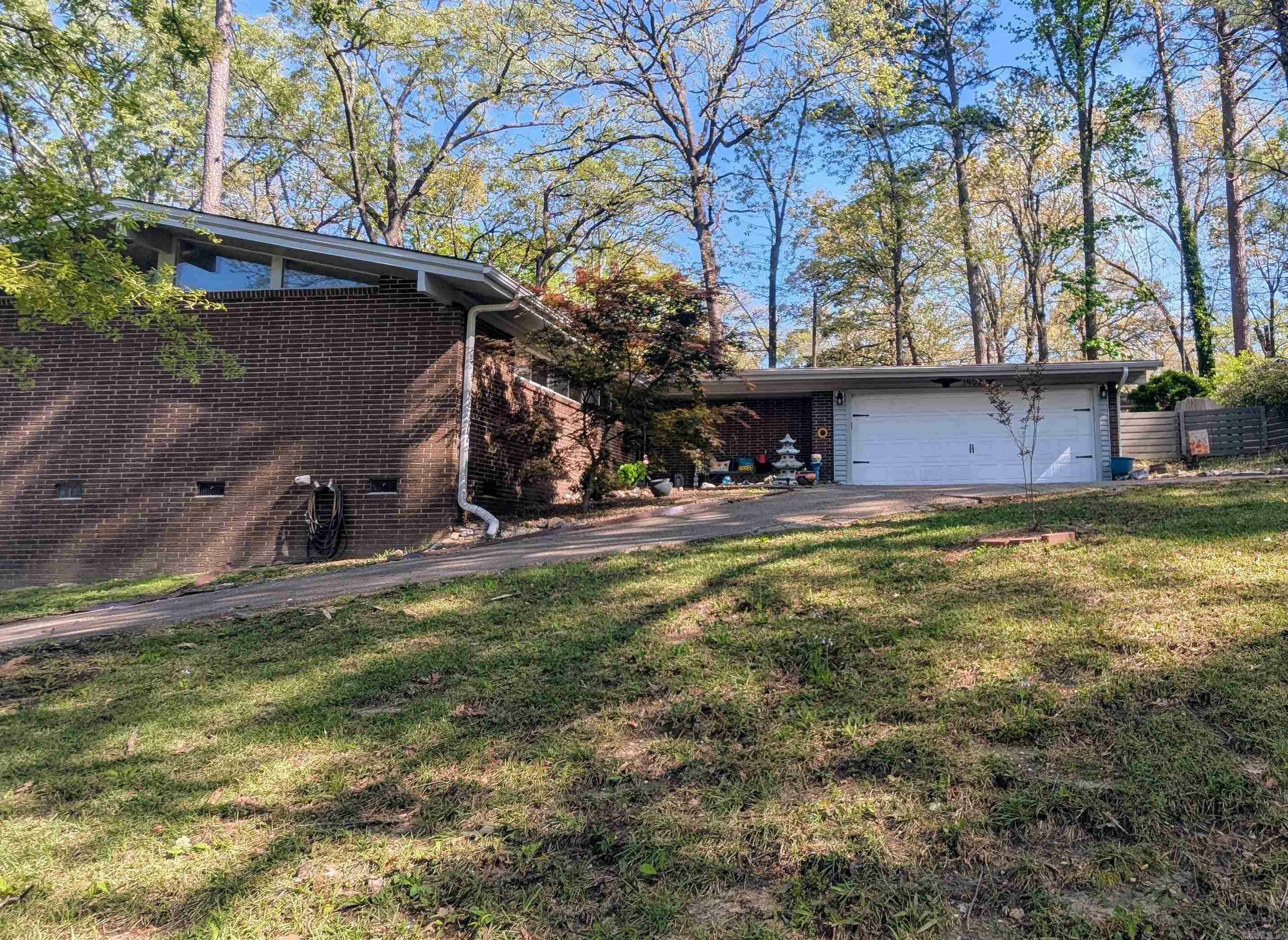 Property Photo: 1902 Lynnwood AR 72015