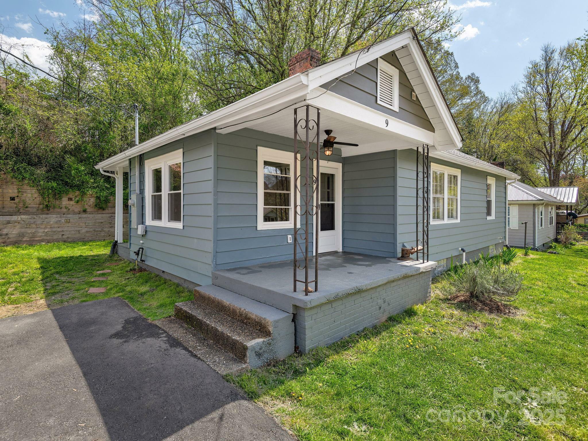 9 5th Street  Asheville NC 28804 photo