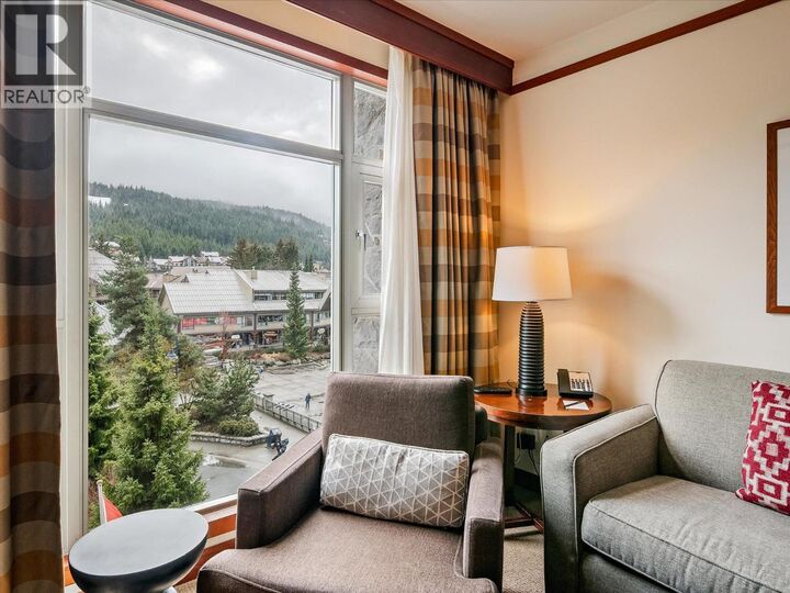 Photo de la propriété: 4299 Blackcomb Way 5515 BC V8E 0X3