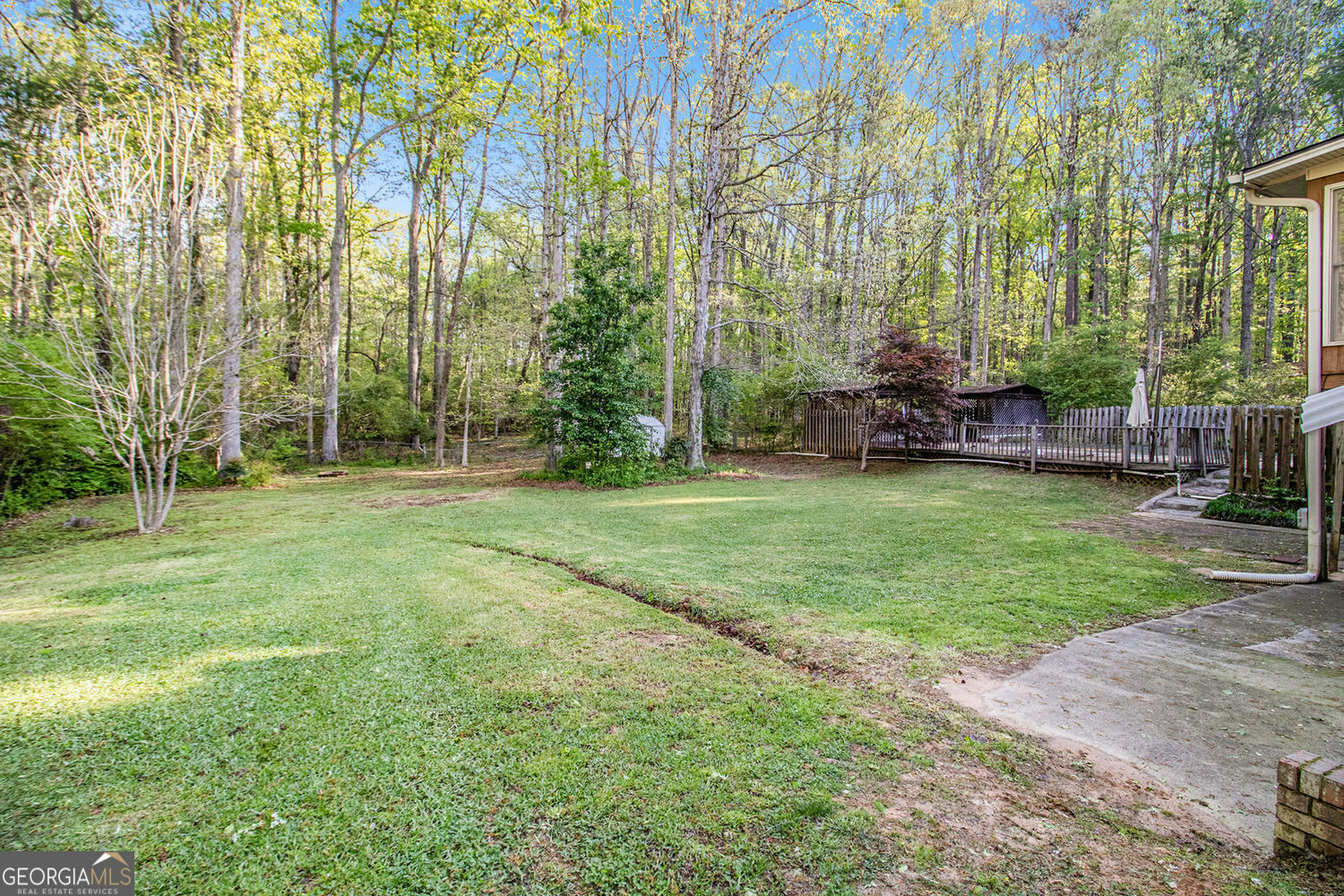 Property Photo: 215 North Mourning Dove Drive N GA 30215