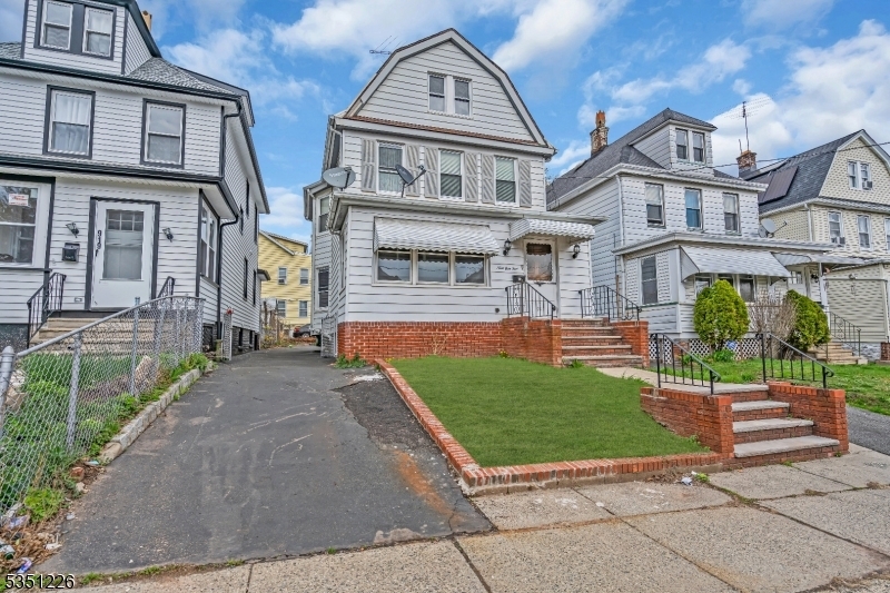 Property Photo: 915 Chancellor Ave NJ 07111