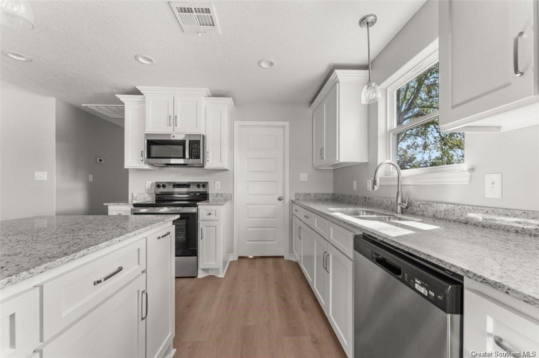Property Photo:  211 N Gladys Street  LA 71446 