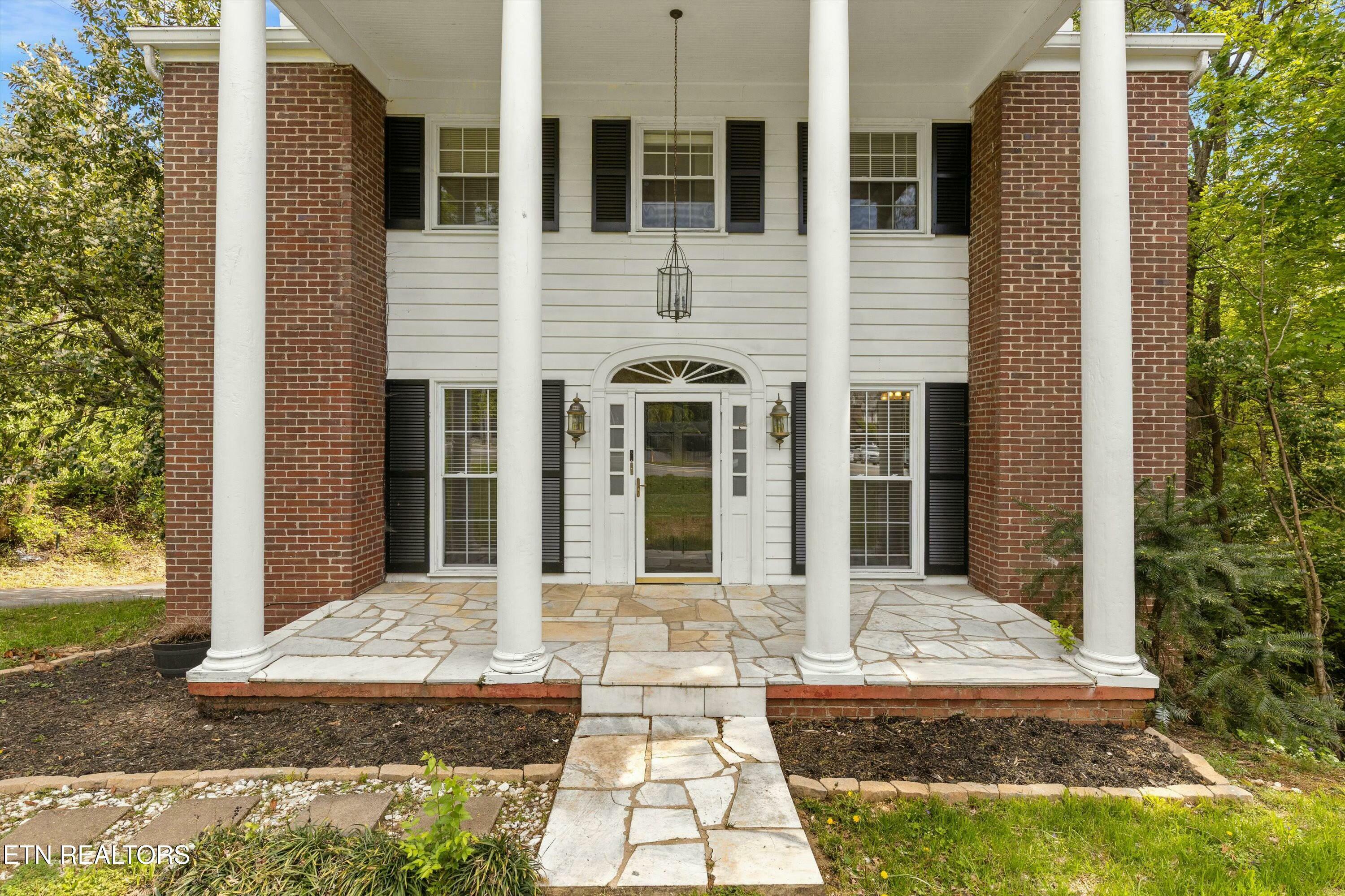Property Photo: 4304 Kingston Pike TN 37919