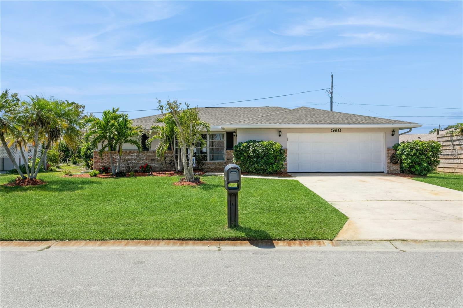 Property Photo: 560 Oxford Drive FL 34293
