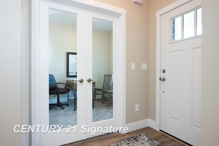 Property Photo: 4215 Woodburn Court MI 48603