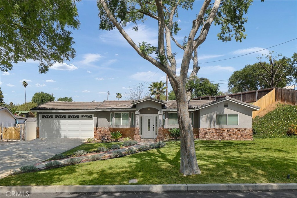 Property Photo: 1245 Calle Pensamiento CA 91360