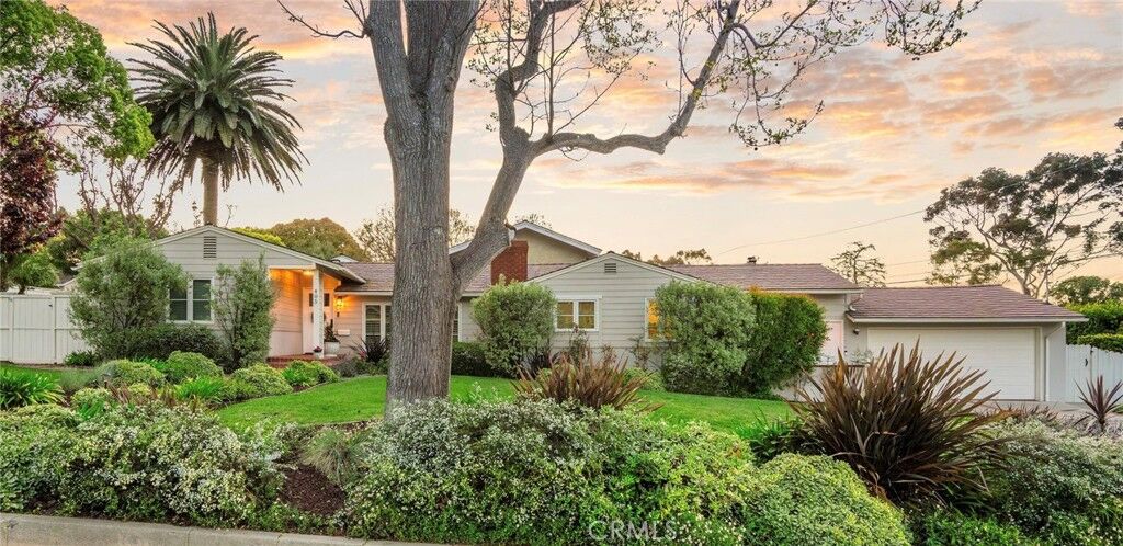 Property Photo: 405 Via Colorin CA 90274