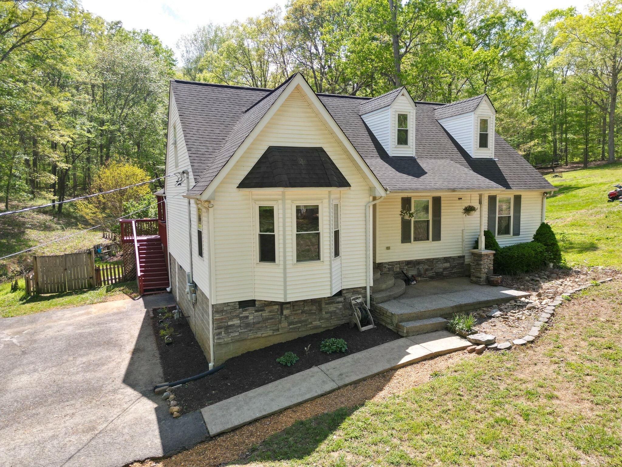 Property Photo: 188 Gaskins Rd TN 37055