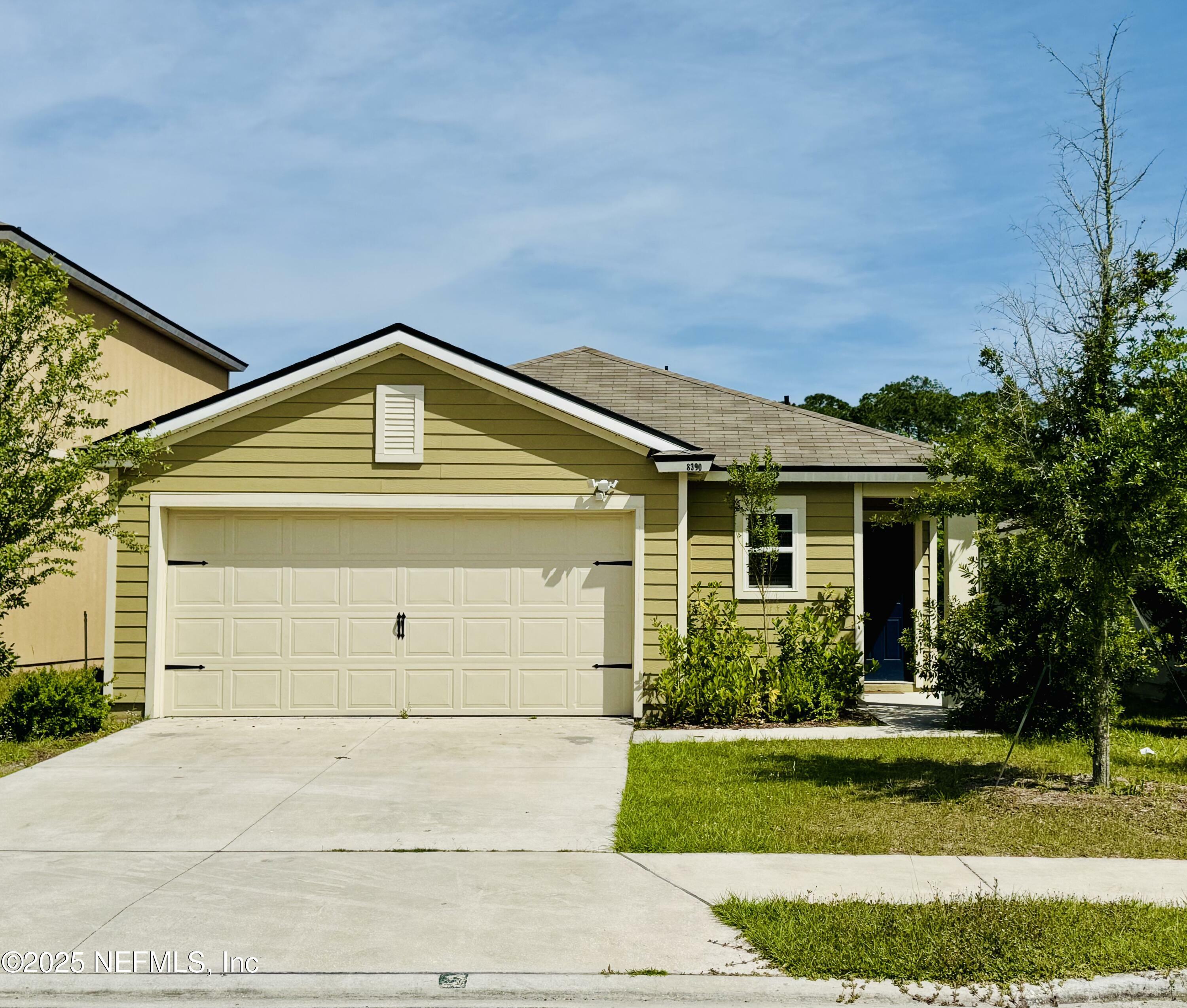 Property Photo: 8390 Meadow Walk Lane FL 32256