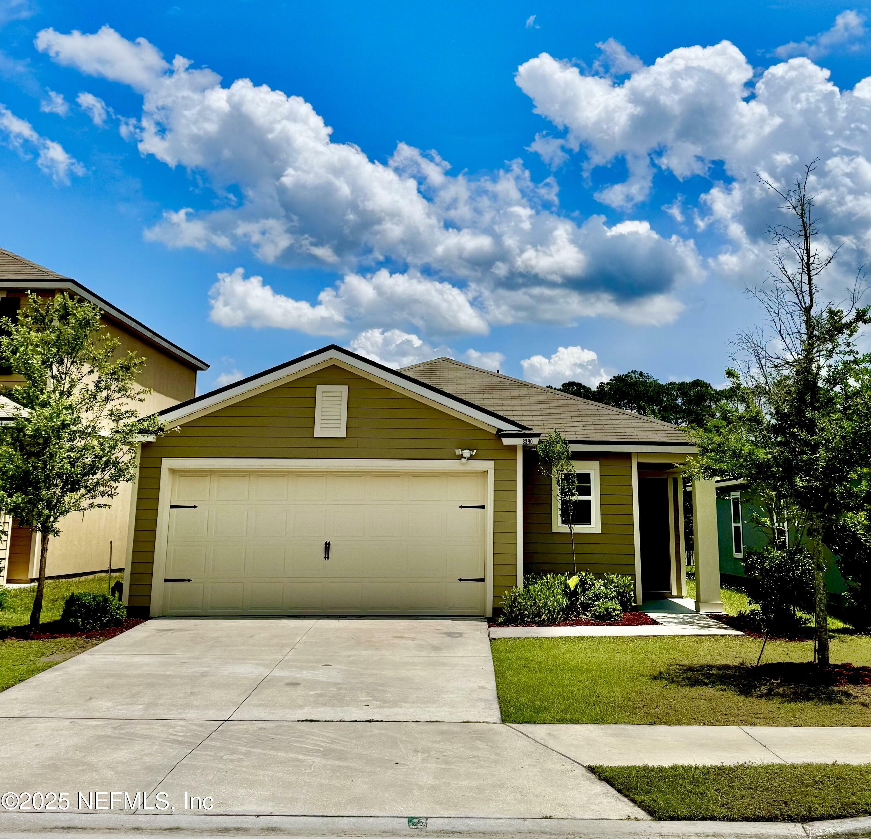 Property Photo: 8390 Meadow Walk Lane FL 32256