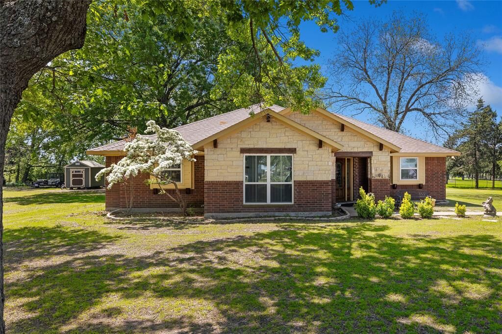 Property Photo: 10908 County Road 442 TX 75407