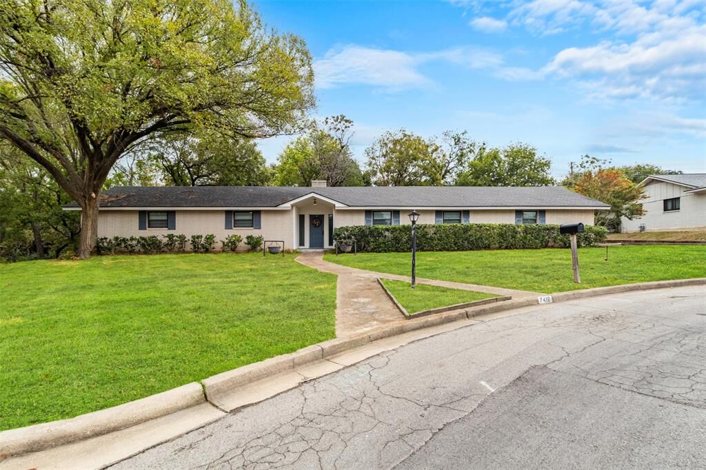 Property Photo: 7416 Brentwood Circle TX 76712