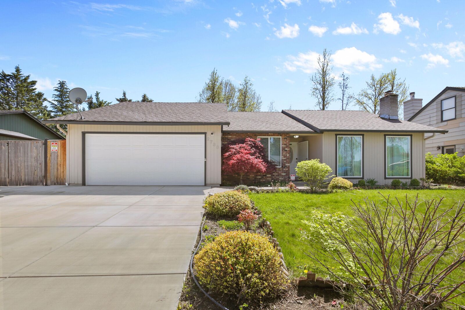 Property Photo:  2738 Stonebrook Drive  OR 97504 