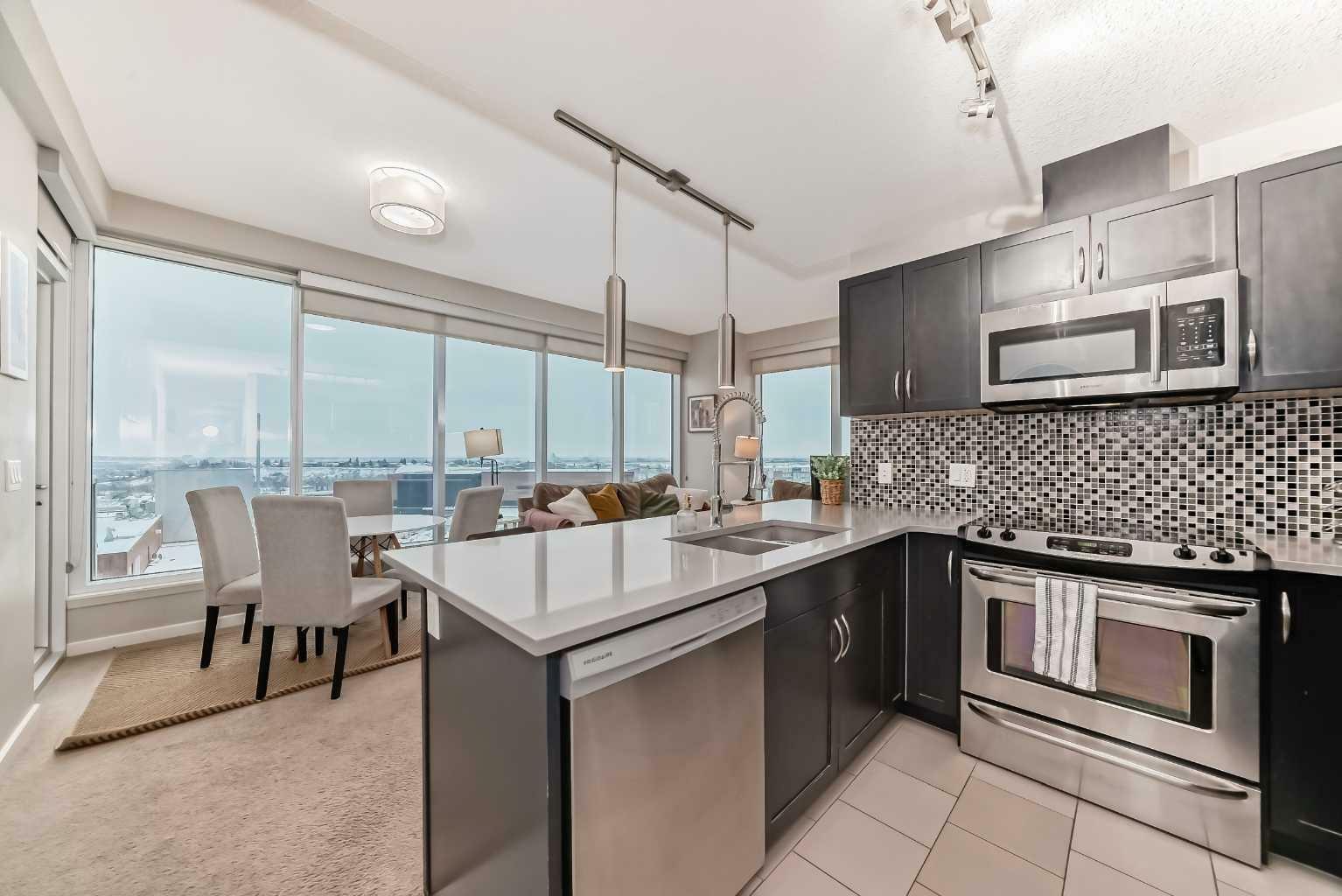 Property Photo: 1320 1 Street SE 1502 AB T2G 0G8