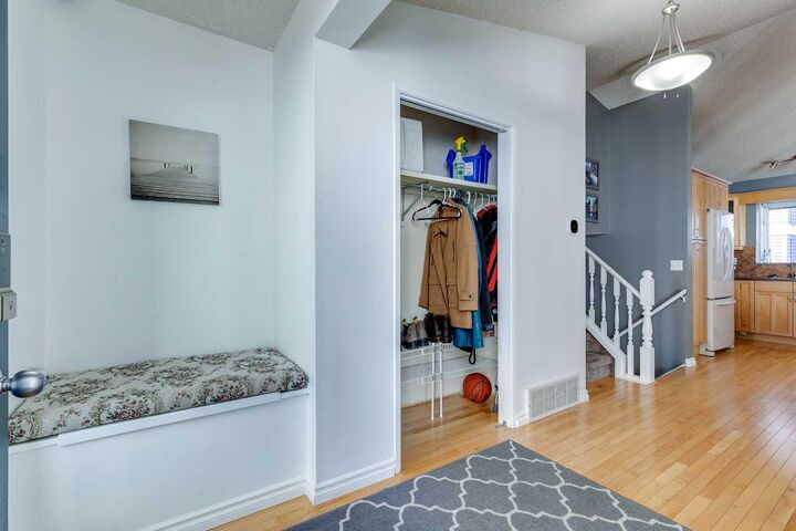 Property Photo:  44 Scenic Cove Circle NW  AB T3L 1N1 