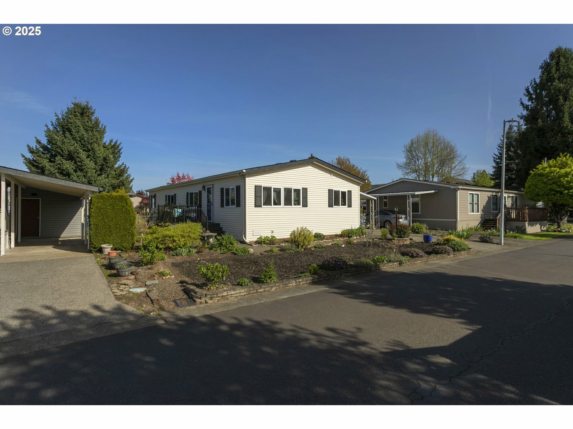 Property Photo: 5101 NE 121st Ave 78 WA 98682