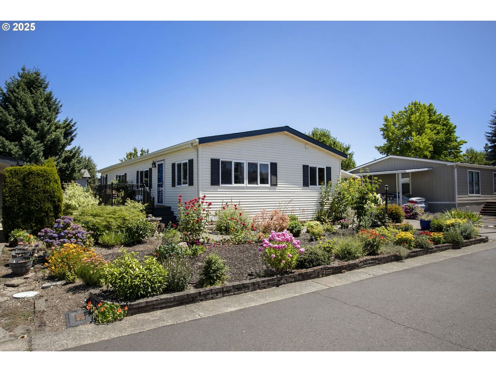 Property Photo: 5101 NE 121st Ave 78 WA 98682