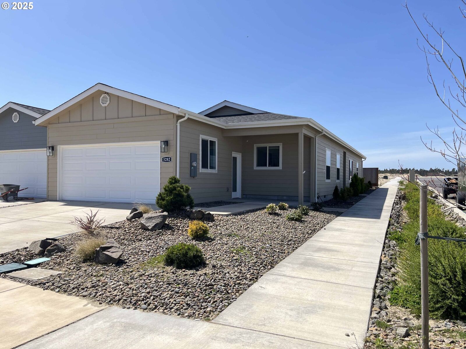 Property Photo:  5282 Nopal St  OR 97439 