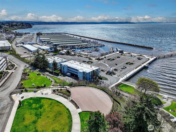Property Photo:  22218  5th Avenue S 101  WA 98198